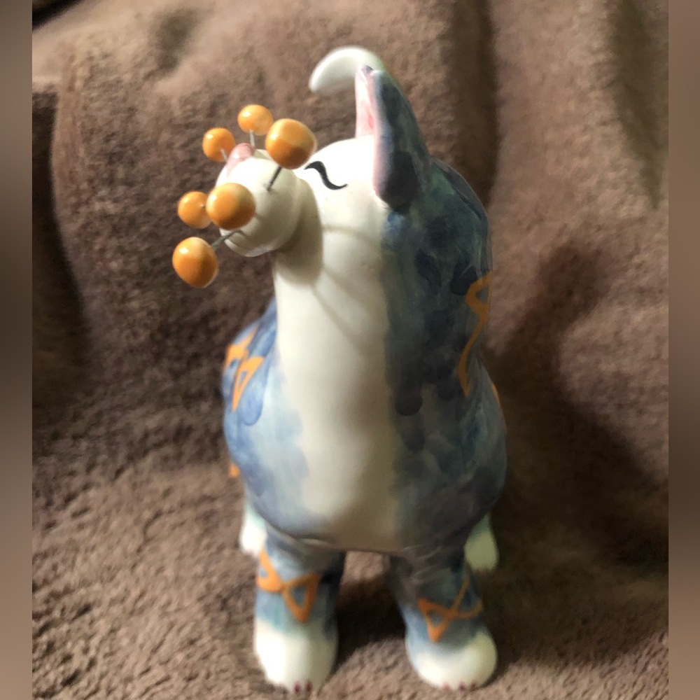 Collectible Cat figure signed 🐱 - Picture 3 of 9